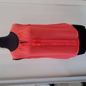 Rose and olive tomato red sleeveless top